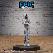 Void Cultist Female - Epic Miniatures | 28mm | 32mm | Eldritch Darkness | Necromancer | Brawler | Rogue