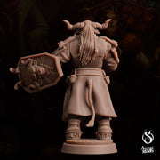 Tauriontaur Cleric, Minotaur Knight - Arcane Minis | 32mm | The Queens Deceit | Paladin