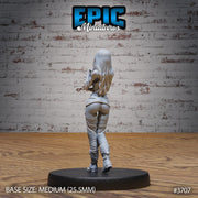 Void Cultist Female - Epic Miniatures | 28mm | 32mm | Eldritch Darkness | Necromancer | Brawler | Rogue