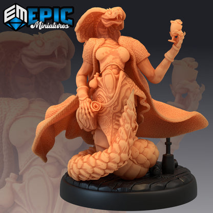 SerpentFolk Mage - Epic Miniatures 