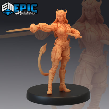 Devilkin Female - Epic Miniatures 
