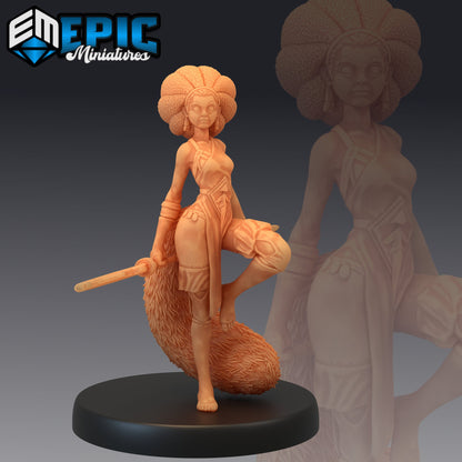 Tanuki Lady - Epic Miniatures 