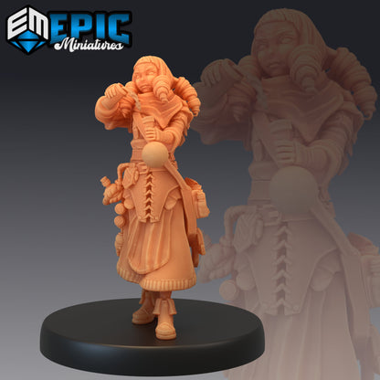 Female Alchemist - Epic Miniatures 
