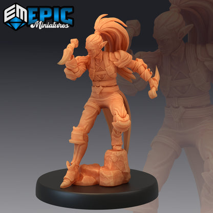 Elf Rogue - Epic Miniatures 