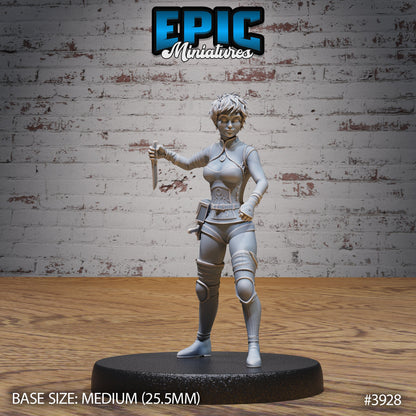 Rogue Novice Female - Epic Miniatures | 28mm | 32mm | Demonic Guild | Assassin | Bandit | Thief